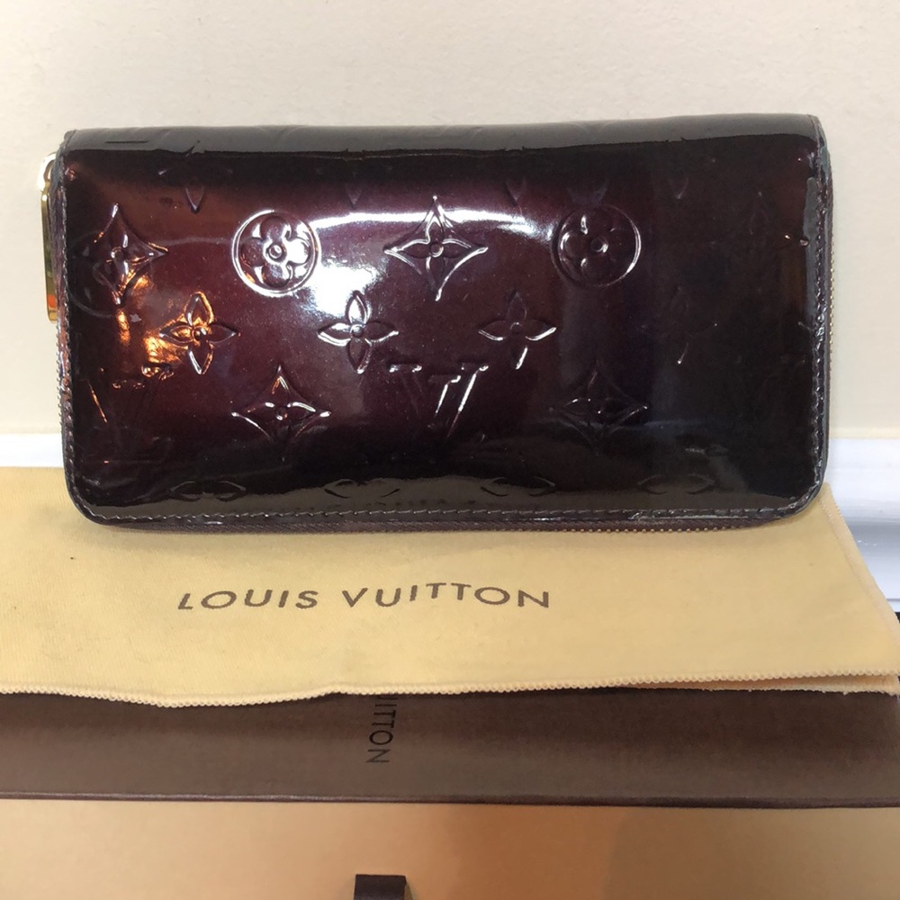 LOUIS VUITTON Vernis Amarante Full Zip Continental Wallet WITH: LV Box Dust Bag